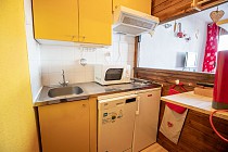 Thabor - keuken met kookplaat en magnetron